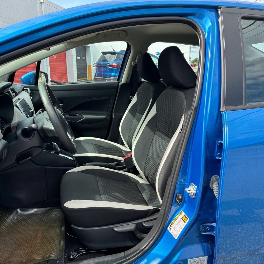 Used 2021 Nissan Versa SV FWD image 2