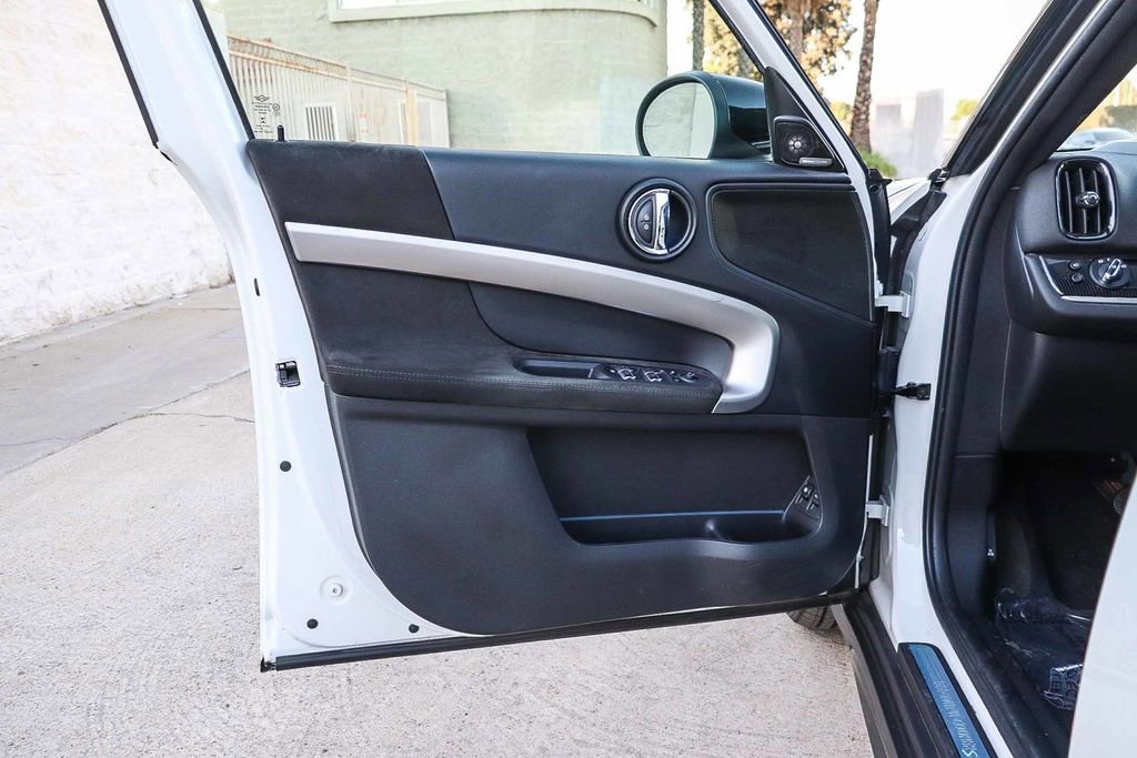 Used 2023 MINI Cooper Countryman SE w/ Storage Package image 24