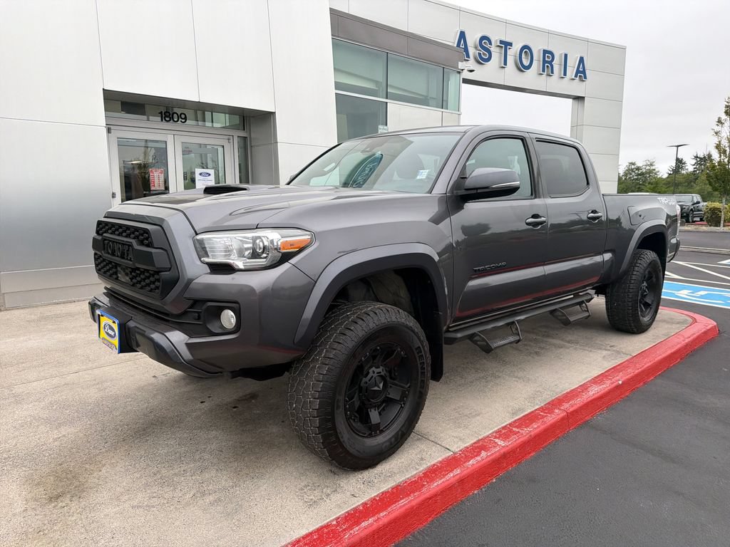 Used 2020 Toyota Tacoma TRD Sport AWD/4WD image 8