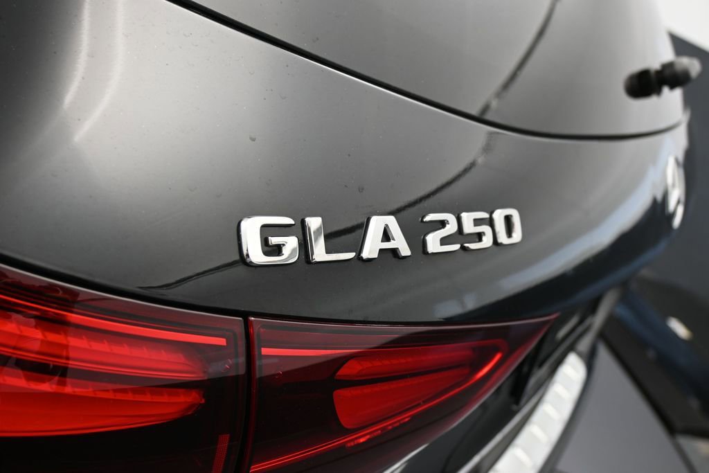 Used 2025 Mercedes-Benz GLA 250 image 34