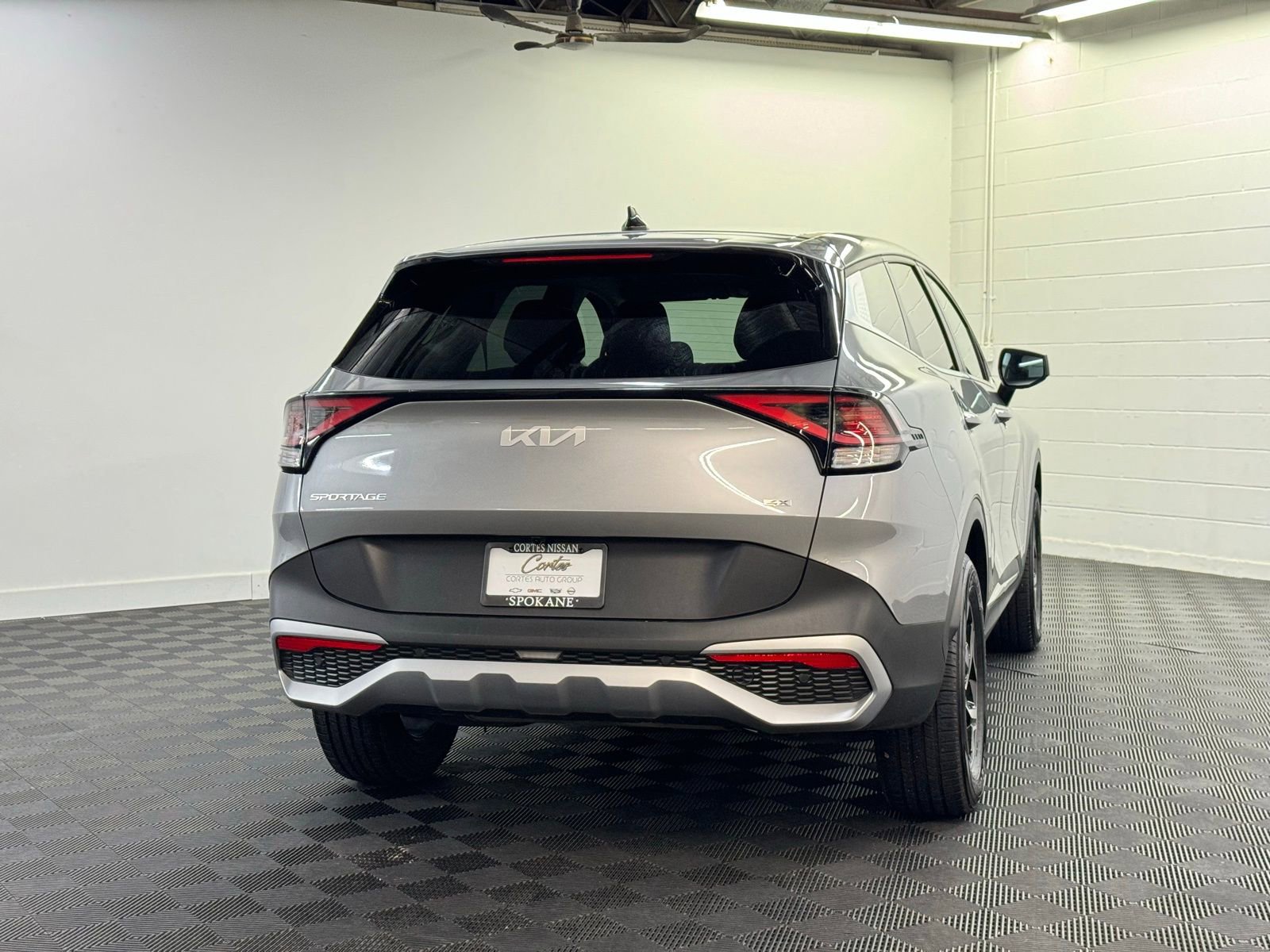 Used 2024 Kia Sportage LX image 2