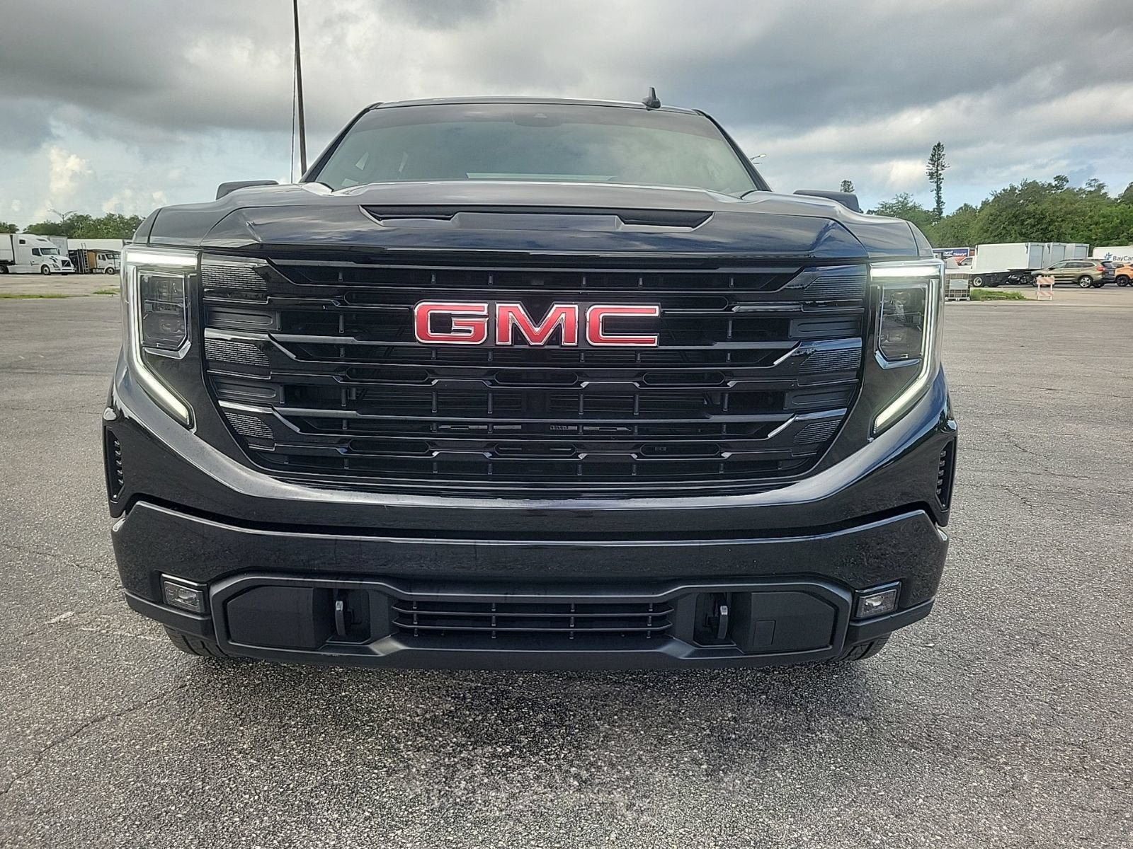 Used 2025 GMC Sierra 1500 Elevation AWD/4WD image 3