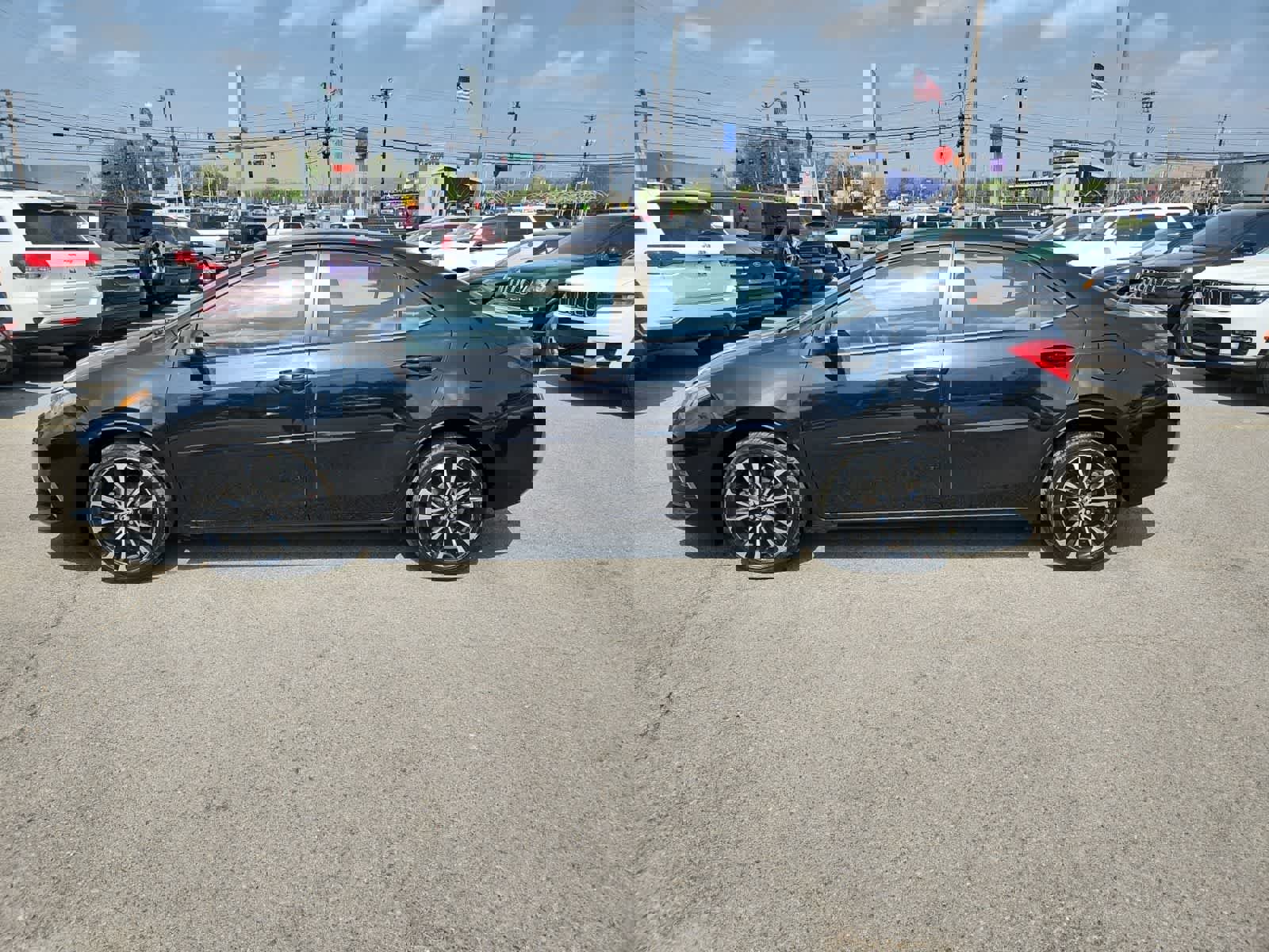 Used 2019 Toyota Corolla SE image 2