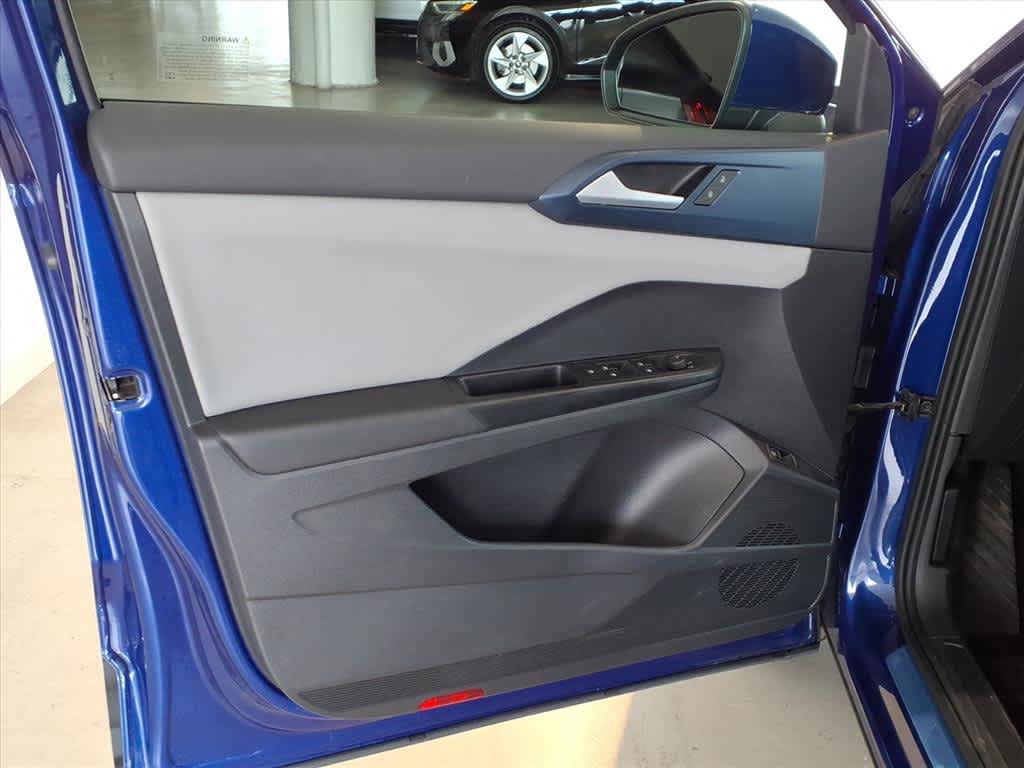 Certified 2022 Volkswagen Taos SE AWD/4WD image 10