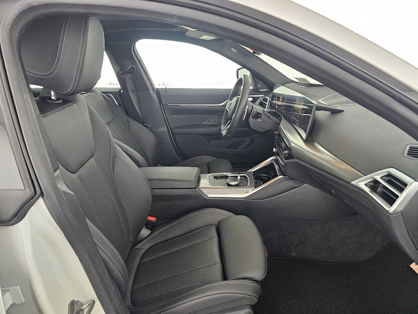 Used 2025 BMW 430i xDrive w/ M Sport Package image 10