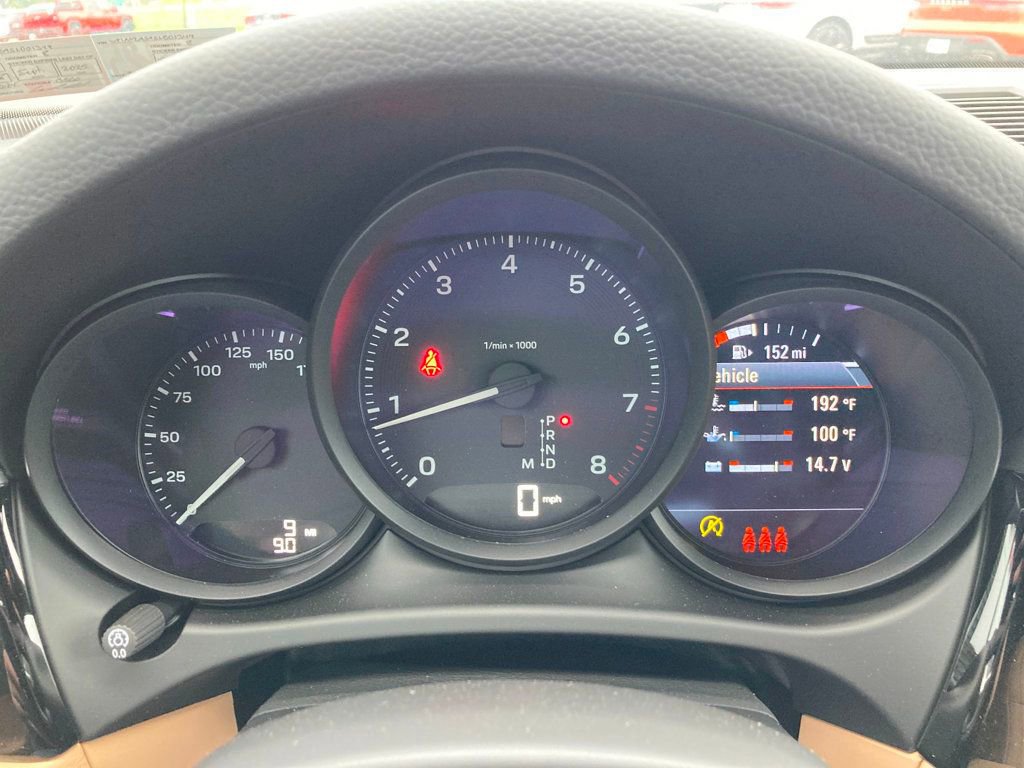 Used 2025 Porsche Macan AWD image 23