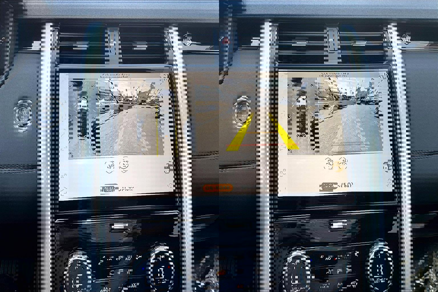 Certified 2025 Land Rover Discovery S image 27