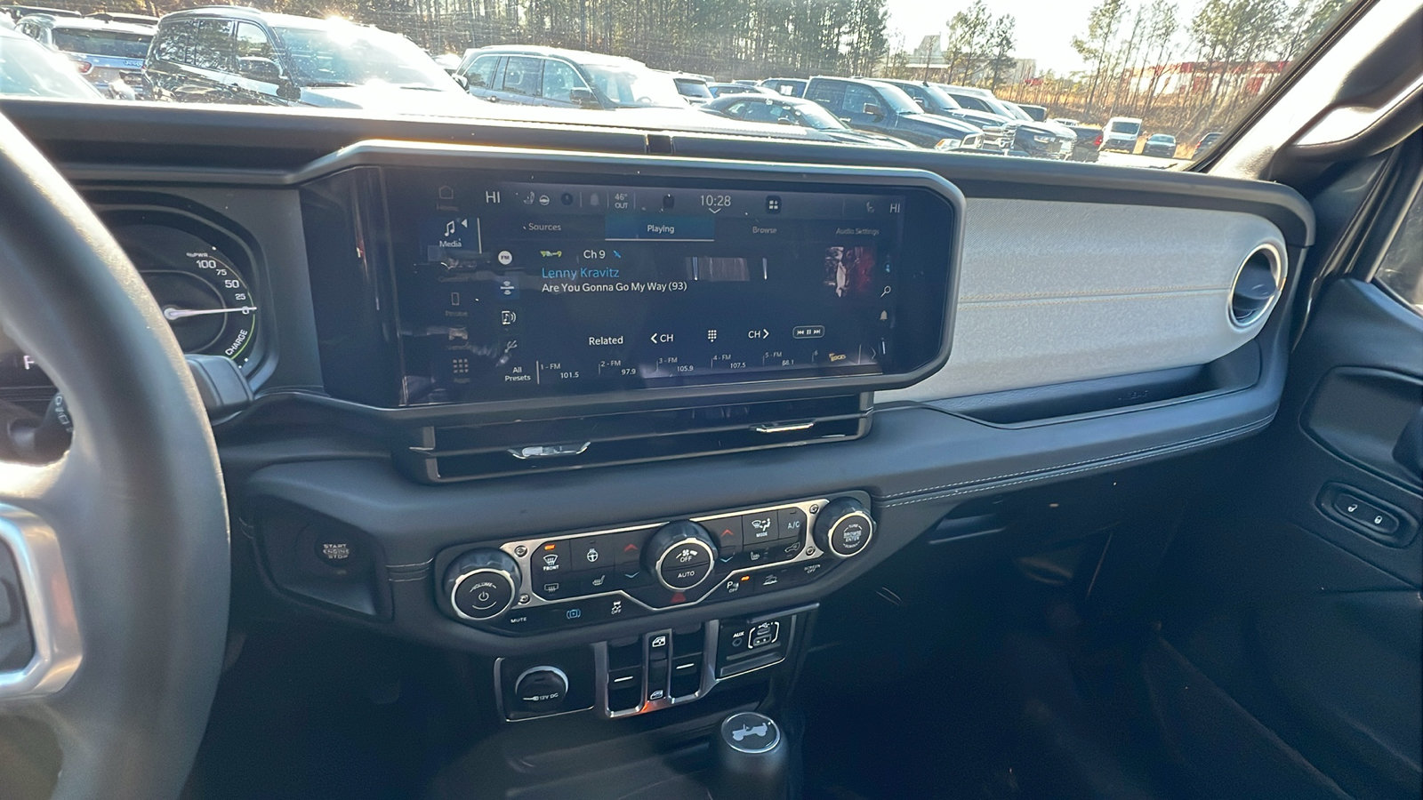 Used 2025 Jeep Wrangler Sahara 4xe w/ Safety Group AWD/4WD image 31