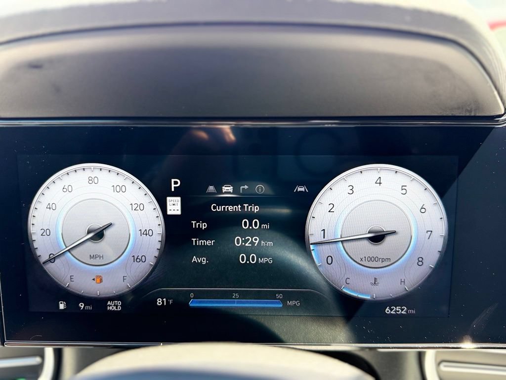 Used 2025 Hyundai Elantra Limited FWD image 31