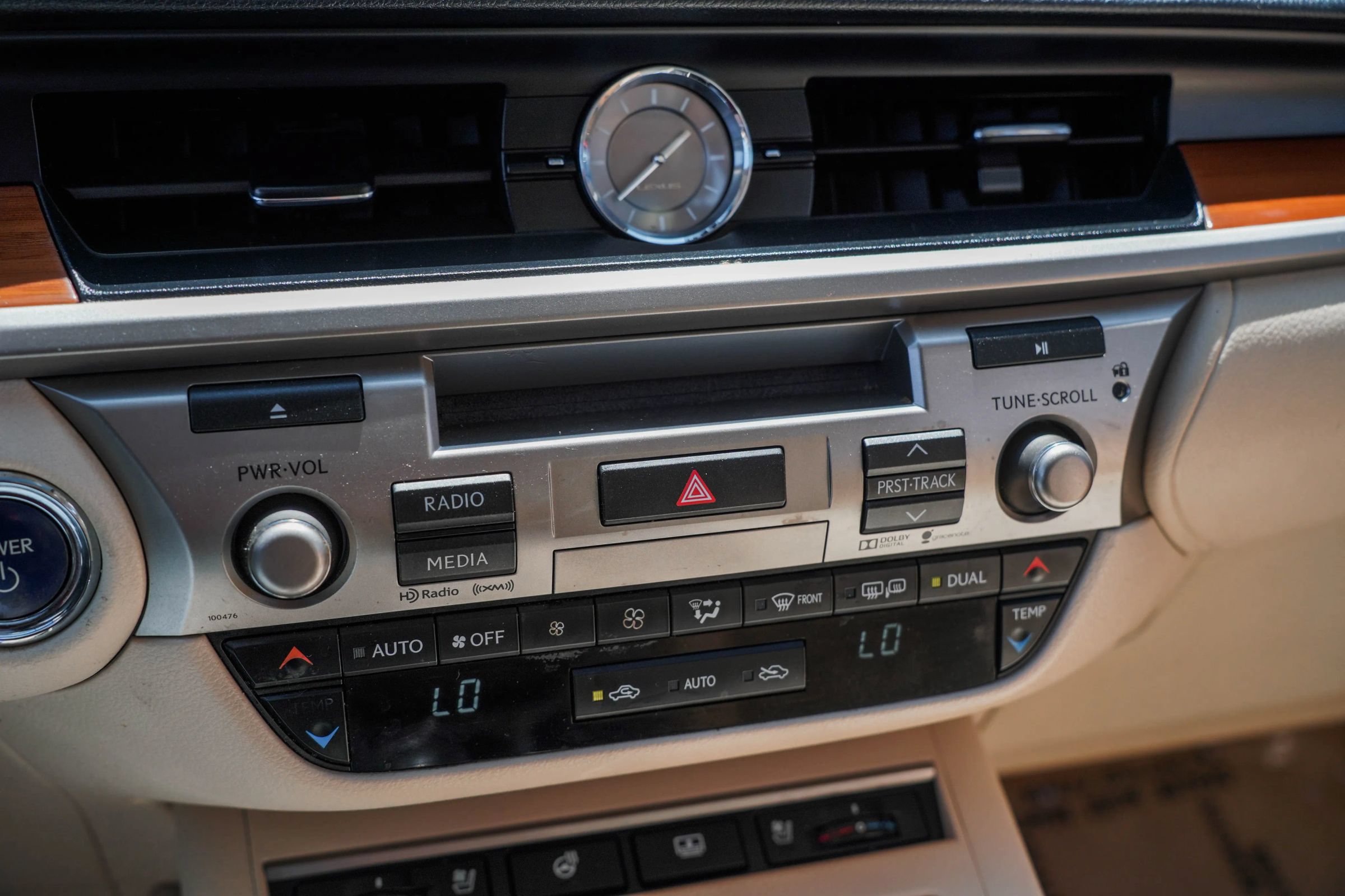 Used 2015 Lexus ES 300h w/ Navigation System Package FWD image 22