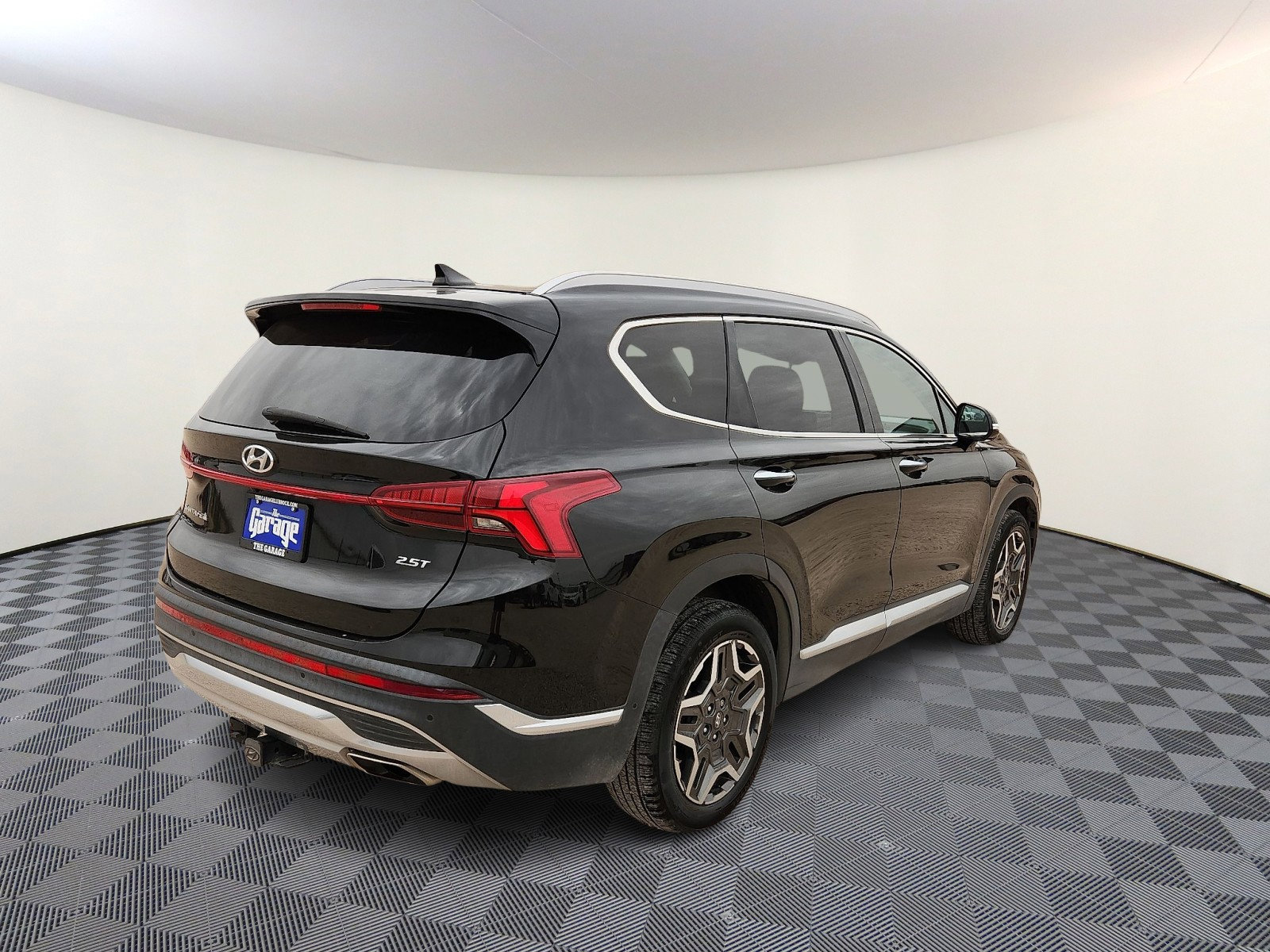 Used 2023 Hyundai Santa Fe Limited FWD image 4
