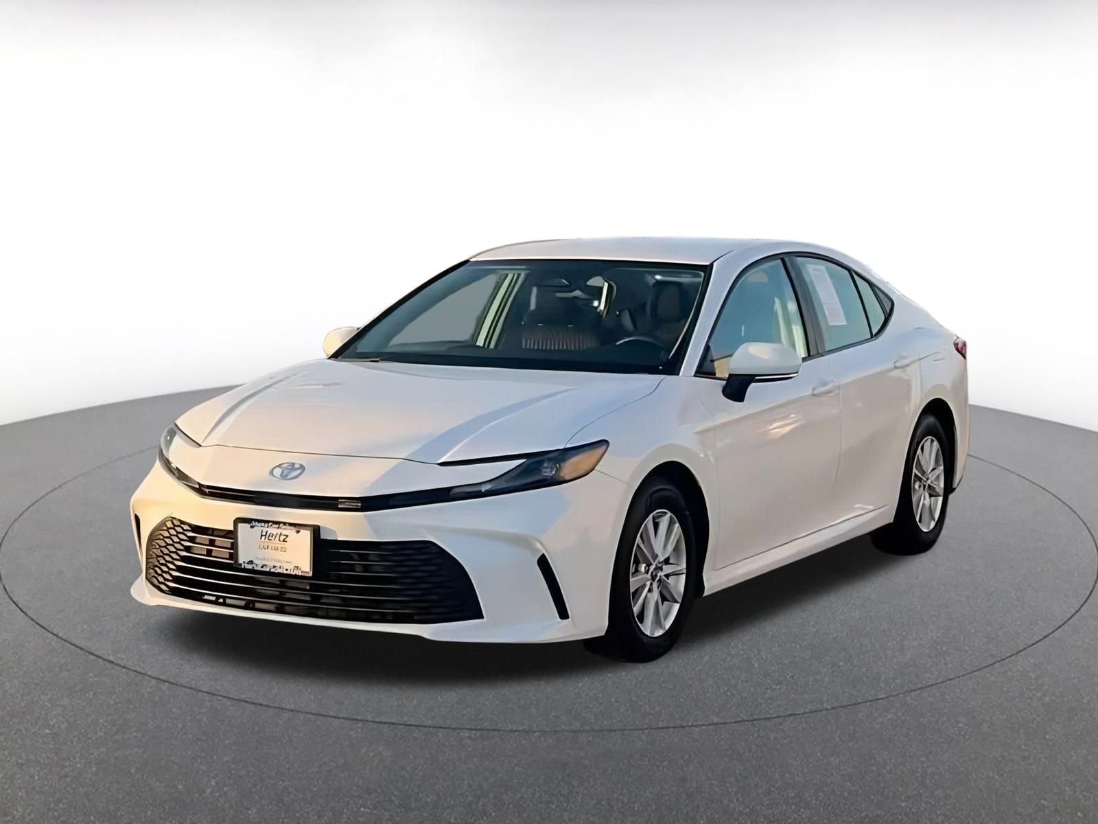 Used 2025 Toyota Camry LE image 7