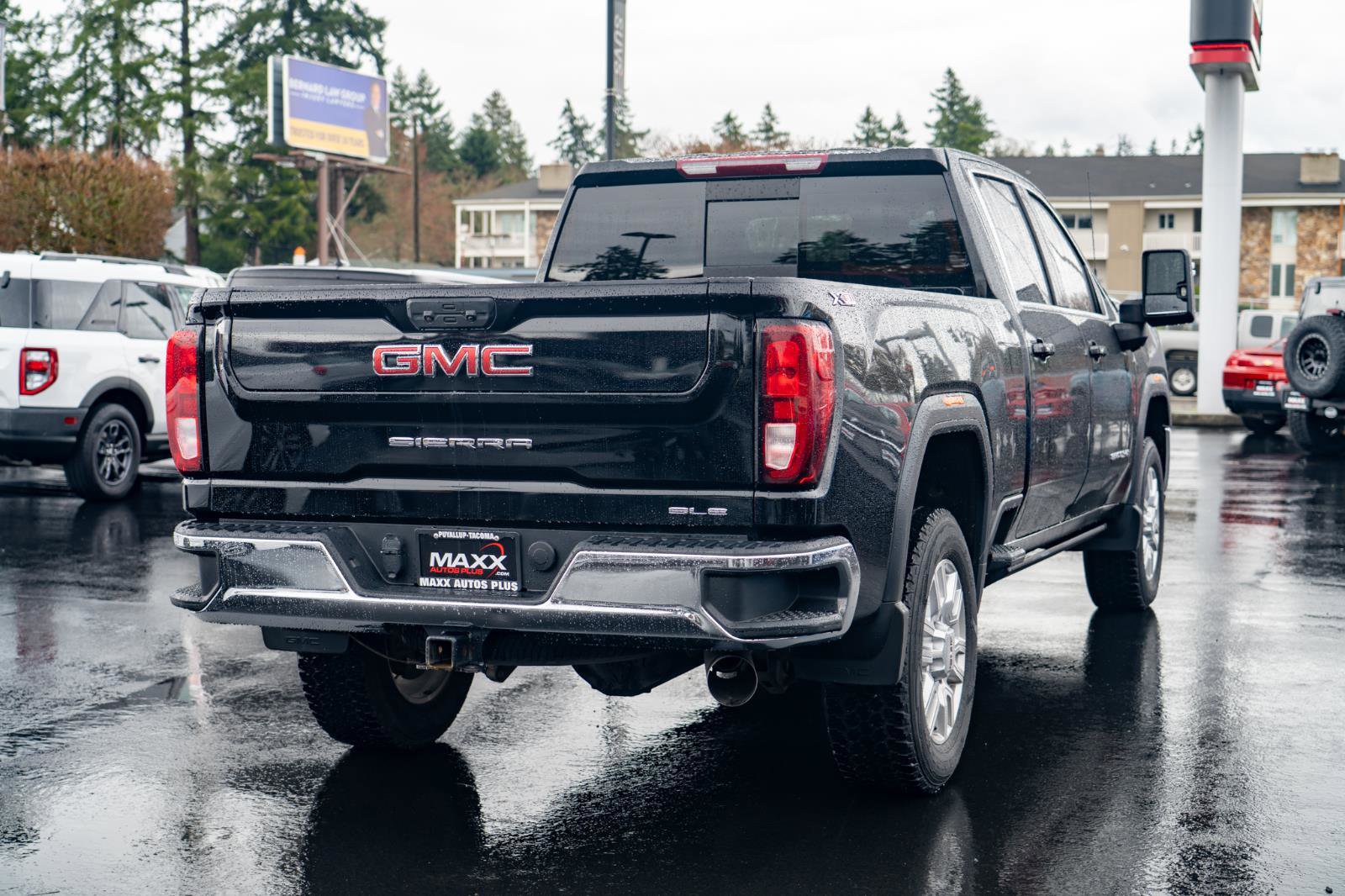 Used 2023 GMC Sierra 3500 SLE w/ SLE Value Package AWD/4WD image 8