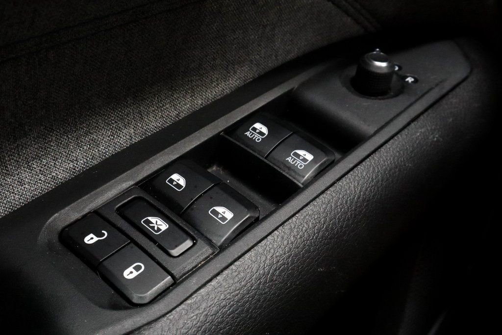 Used 2025 Jeep Compass Latitude image 26