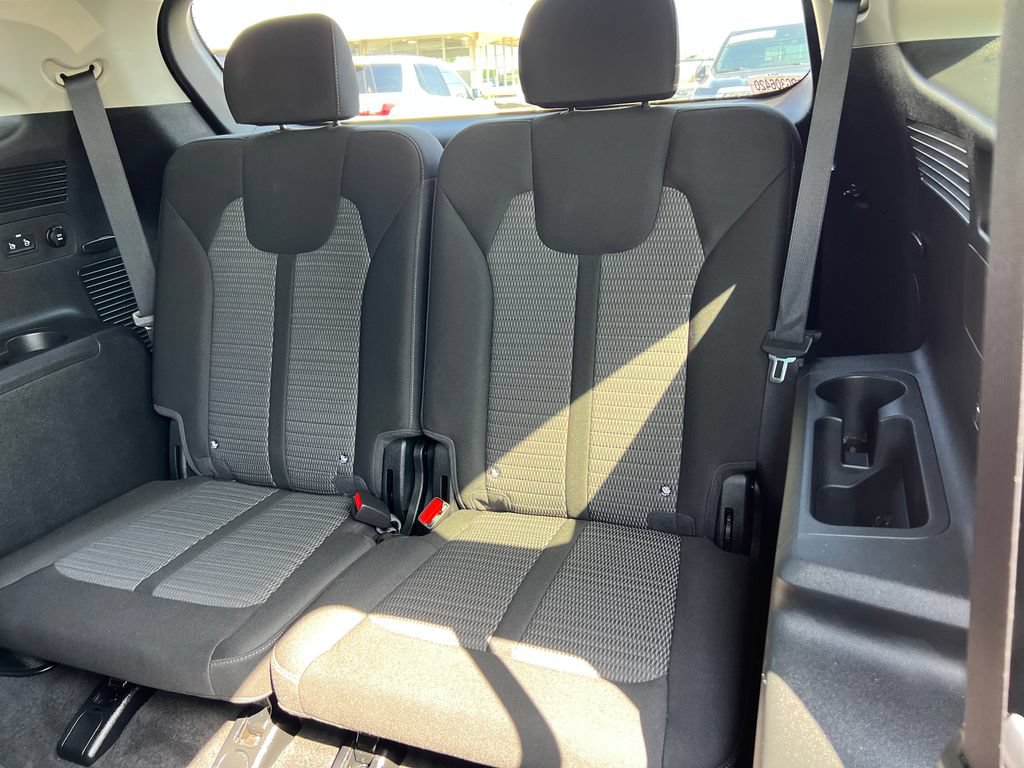 Used 2024 Kia Sorento LX FWD image 25