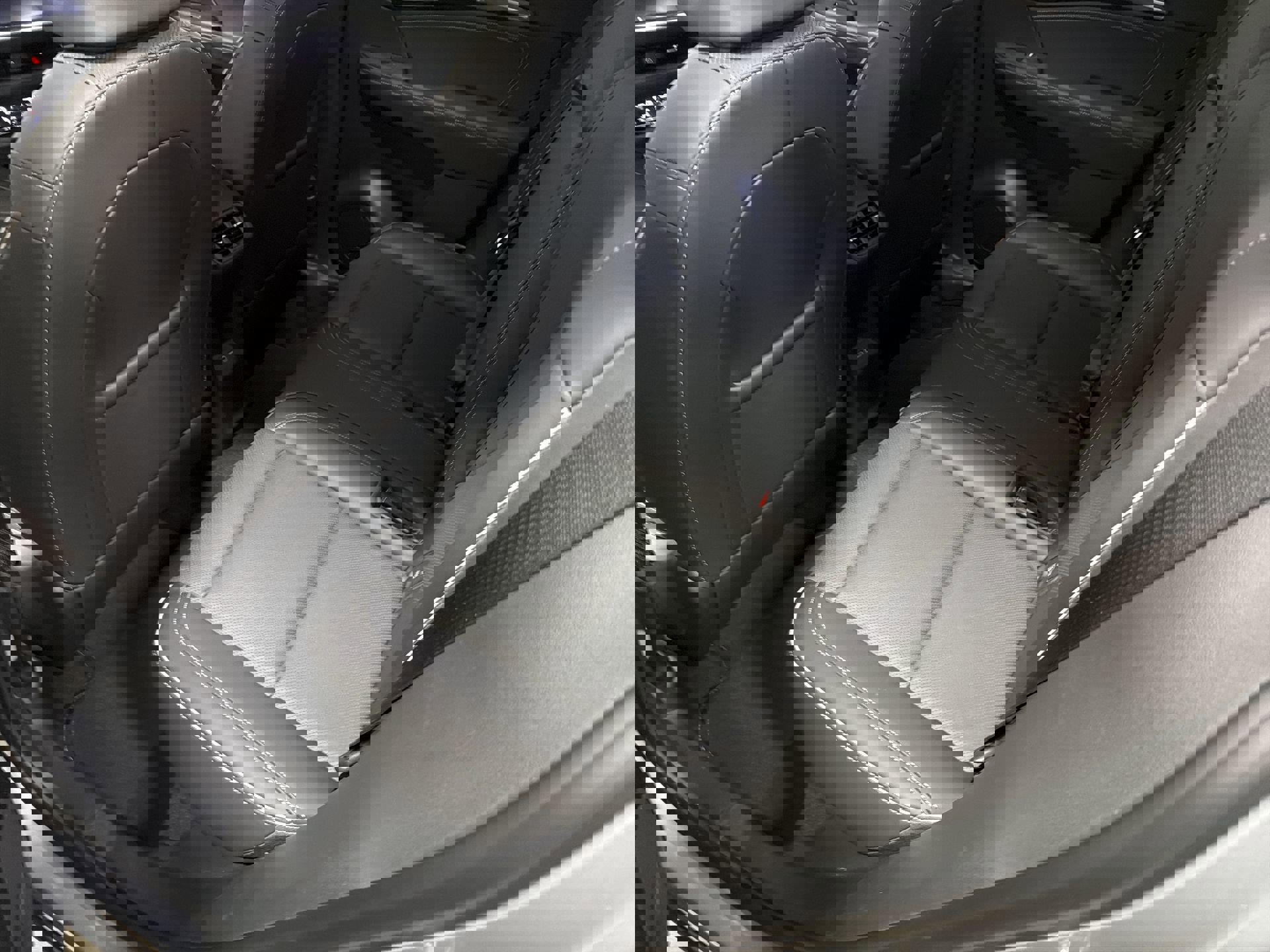 Used 2023 Buick Envision Essence image 22