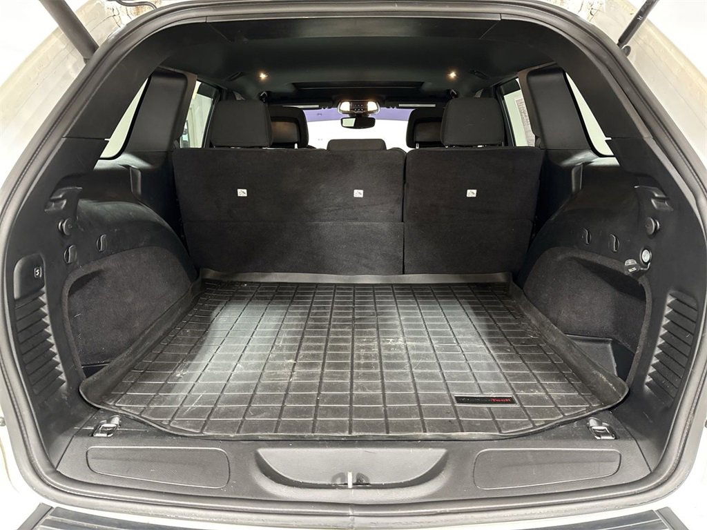 Used 2018 Jeep Grand Cherokee Laredo image 25