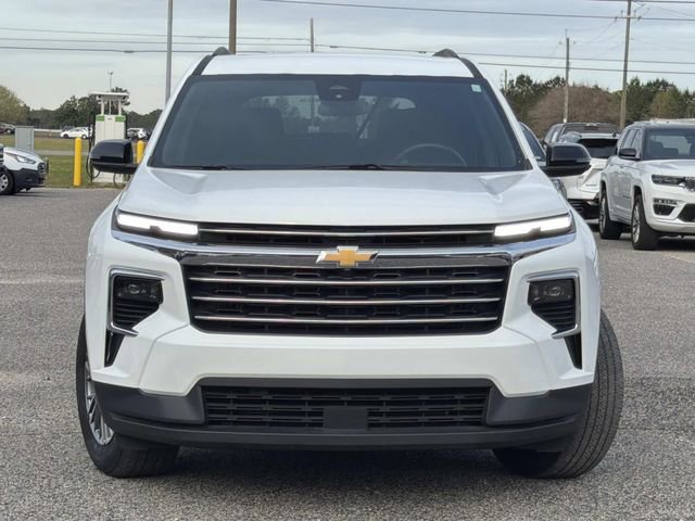 Used 2025 Chevrolet Traverse LT image 4