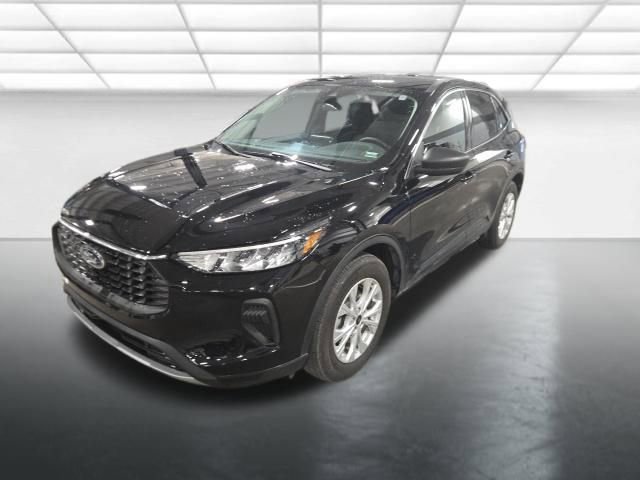 Used 2024 Ford Escape Active w/ Cold Weather Package image 8