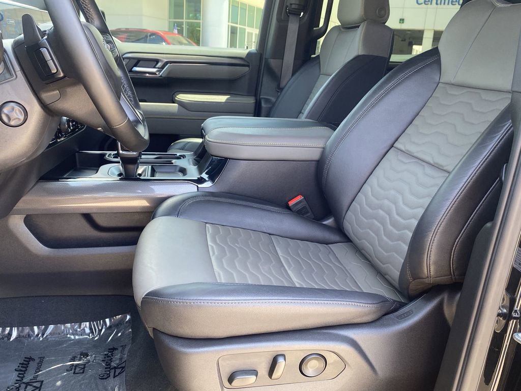 Used 2025 Chevrolet Silverado 1500 ZR2 w/ Technology Package AWD/4WD image 11