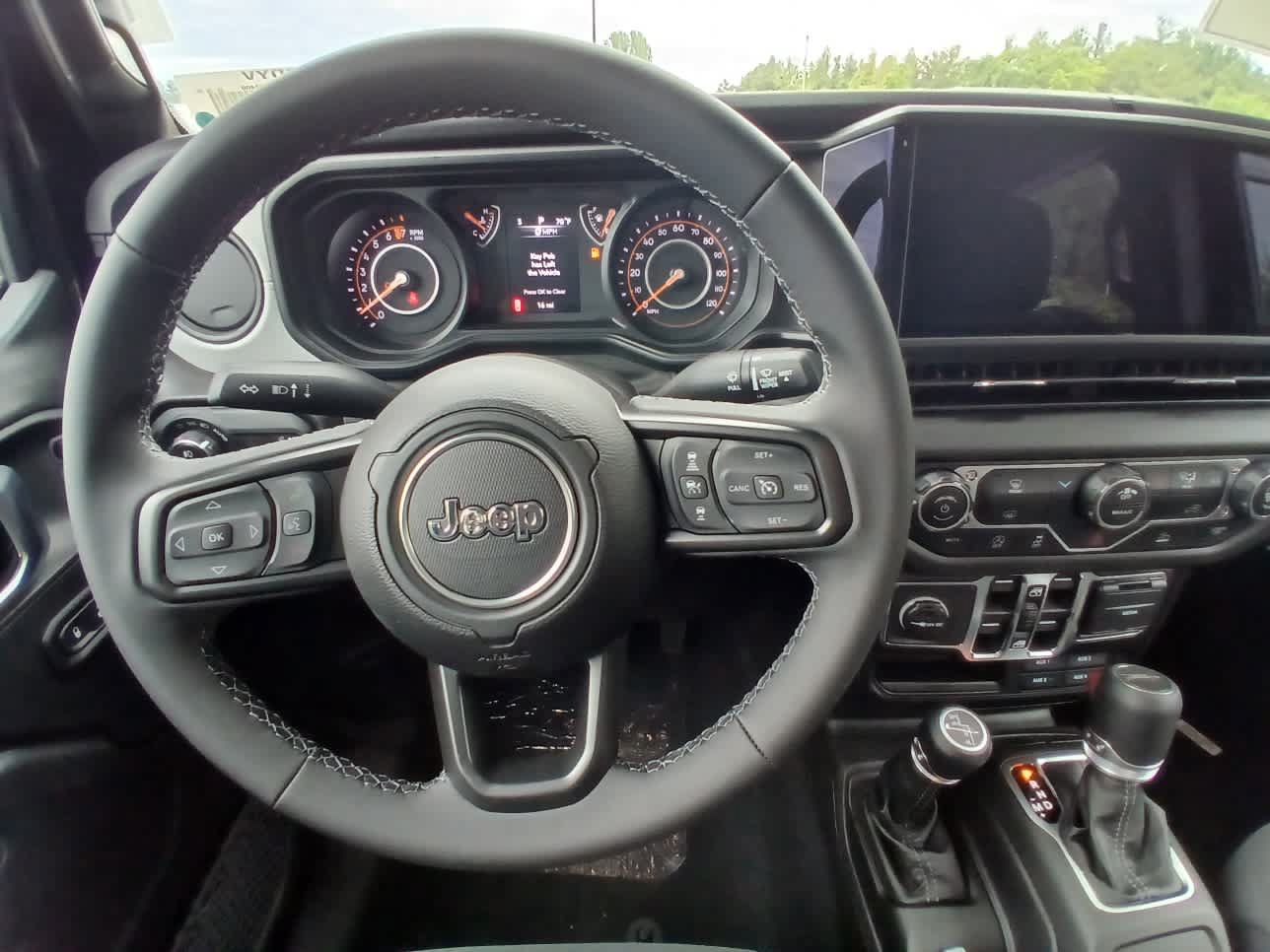 New 2026 Jeep Gladiator Sport AWD/4WD image 18