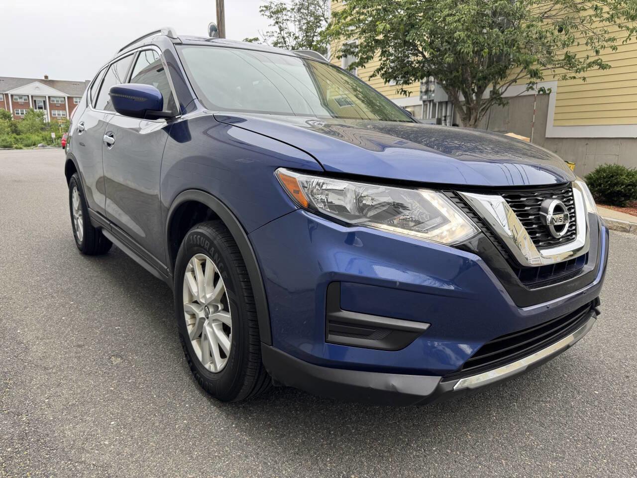Used 2017 Nissan Rogue SV image 6