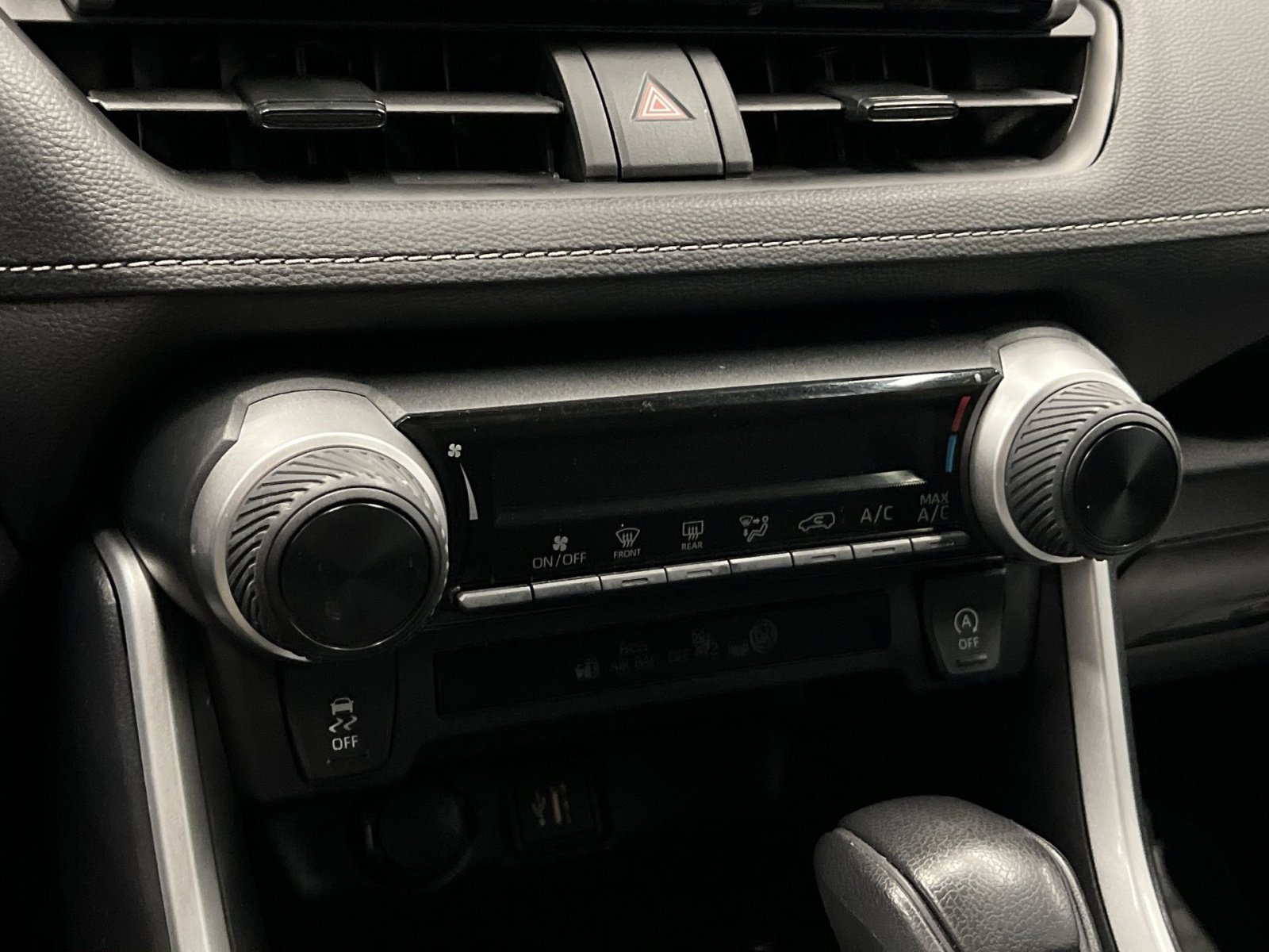 Used 2024 Toyota RAV4 LE image 17