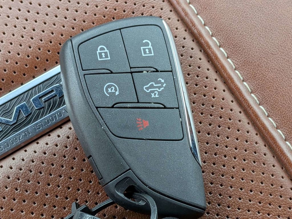 Used 2025 GMC Sierra 2500 Denali Ultimate image 34