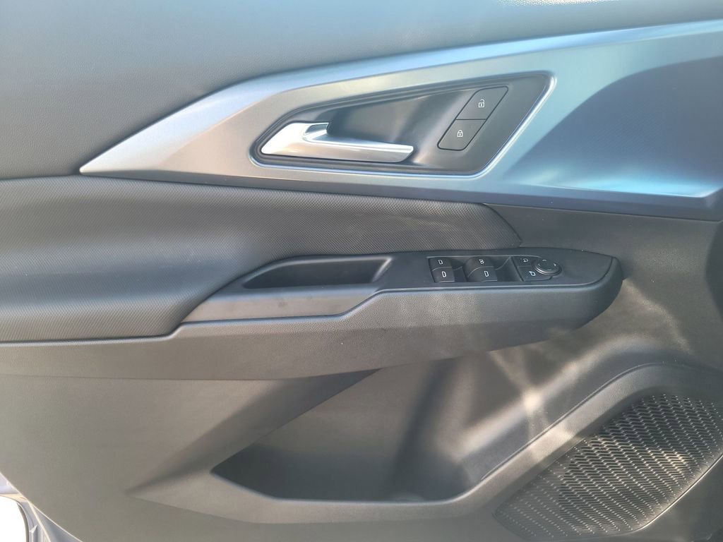 New 2026 Chevrolet Equinox EV LT image 21