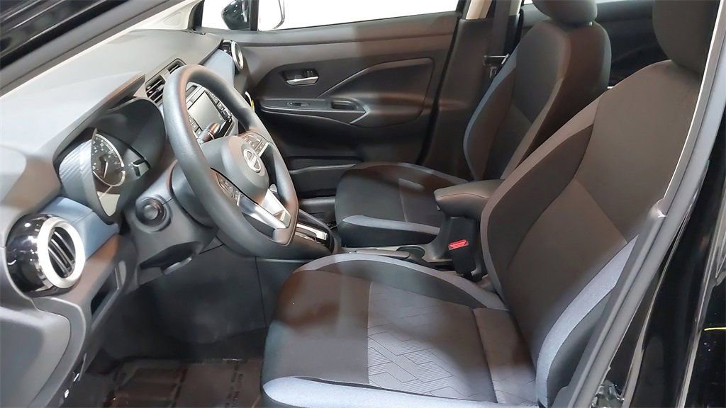 Used 2025 Nissan Versa SV w/ Trunk Package image 20