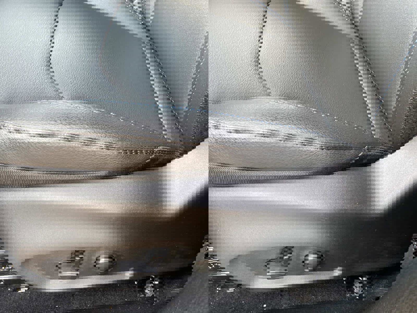 New 2026 Jeep Compass Limited image 9