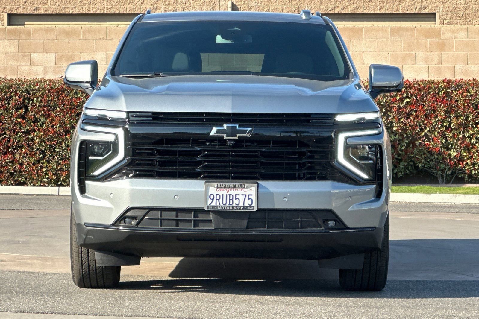 Certified 2025 Chevrolet Suburban RST image 9