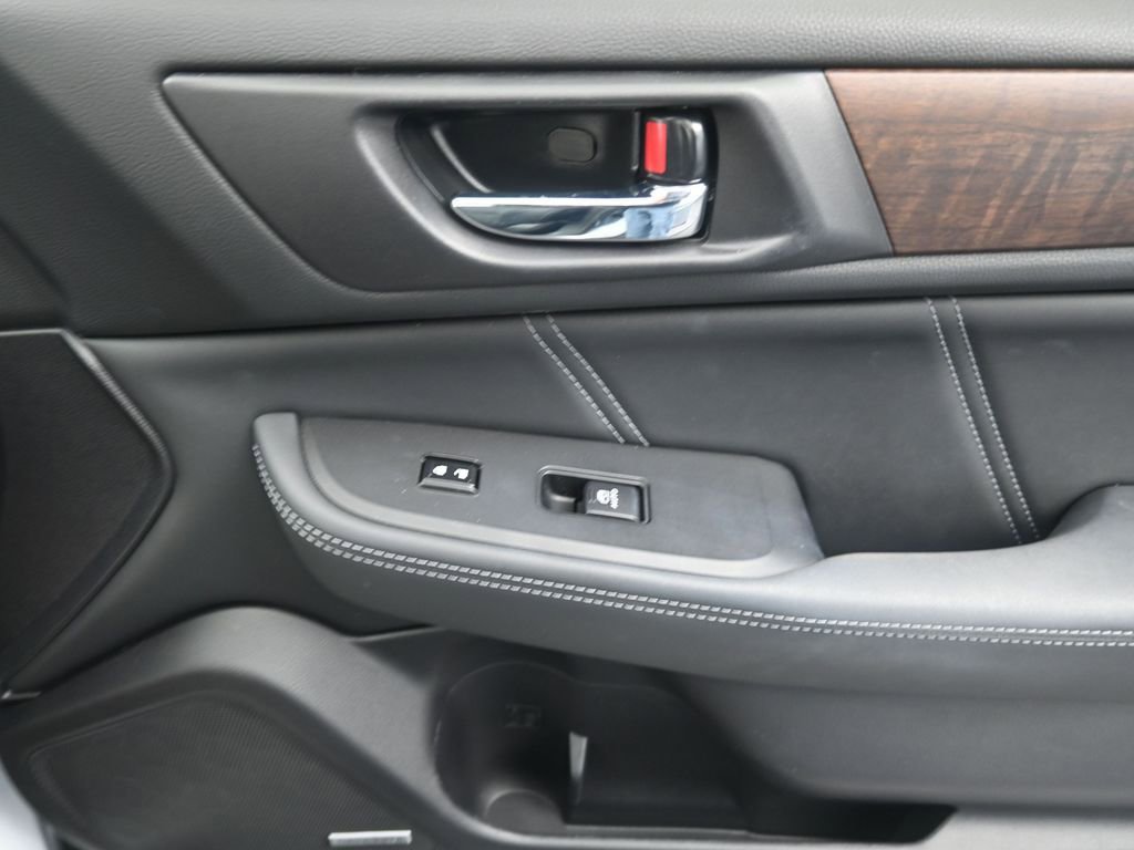 Used 2018 Subaru Outback 2.5i Limited image 16