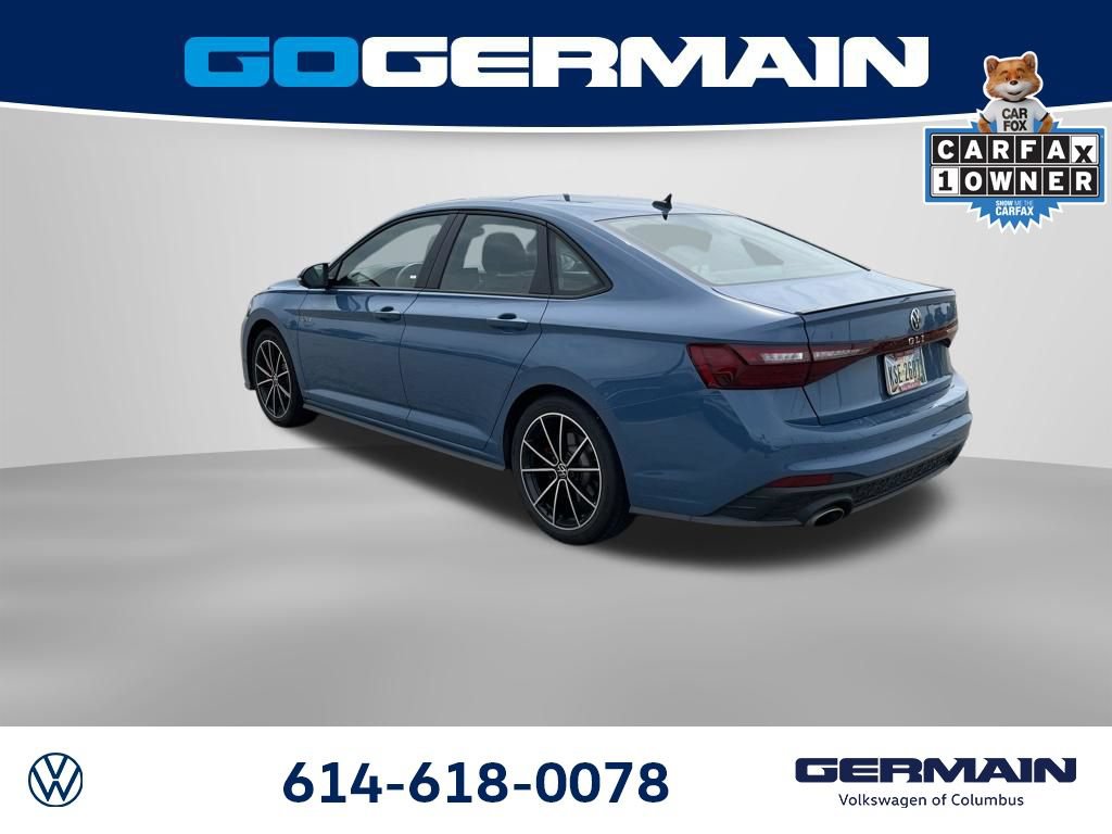 Used 2025 Volkswagen Jetta GLI Autobahn FWD image 4
