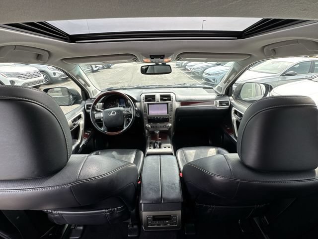 Used 2017 Lexus GX 460 Premium w/ Premium Package AWD/4WD image 21
