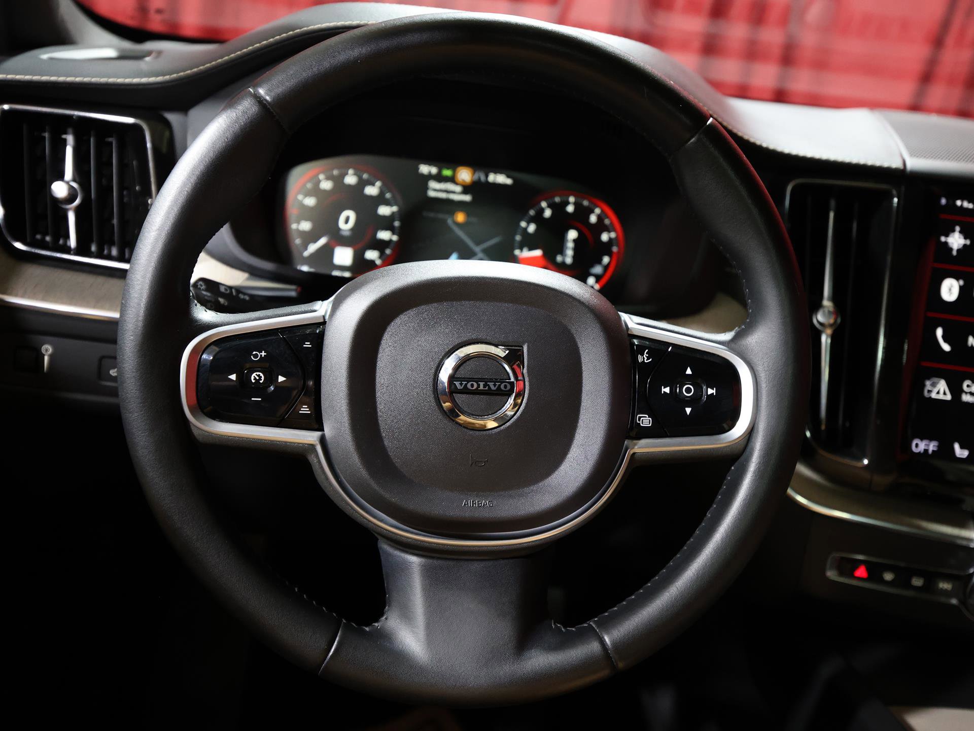 Used 2020 Volvo XC60 T6 Inscription w/ Protection Package Premier image 17