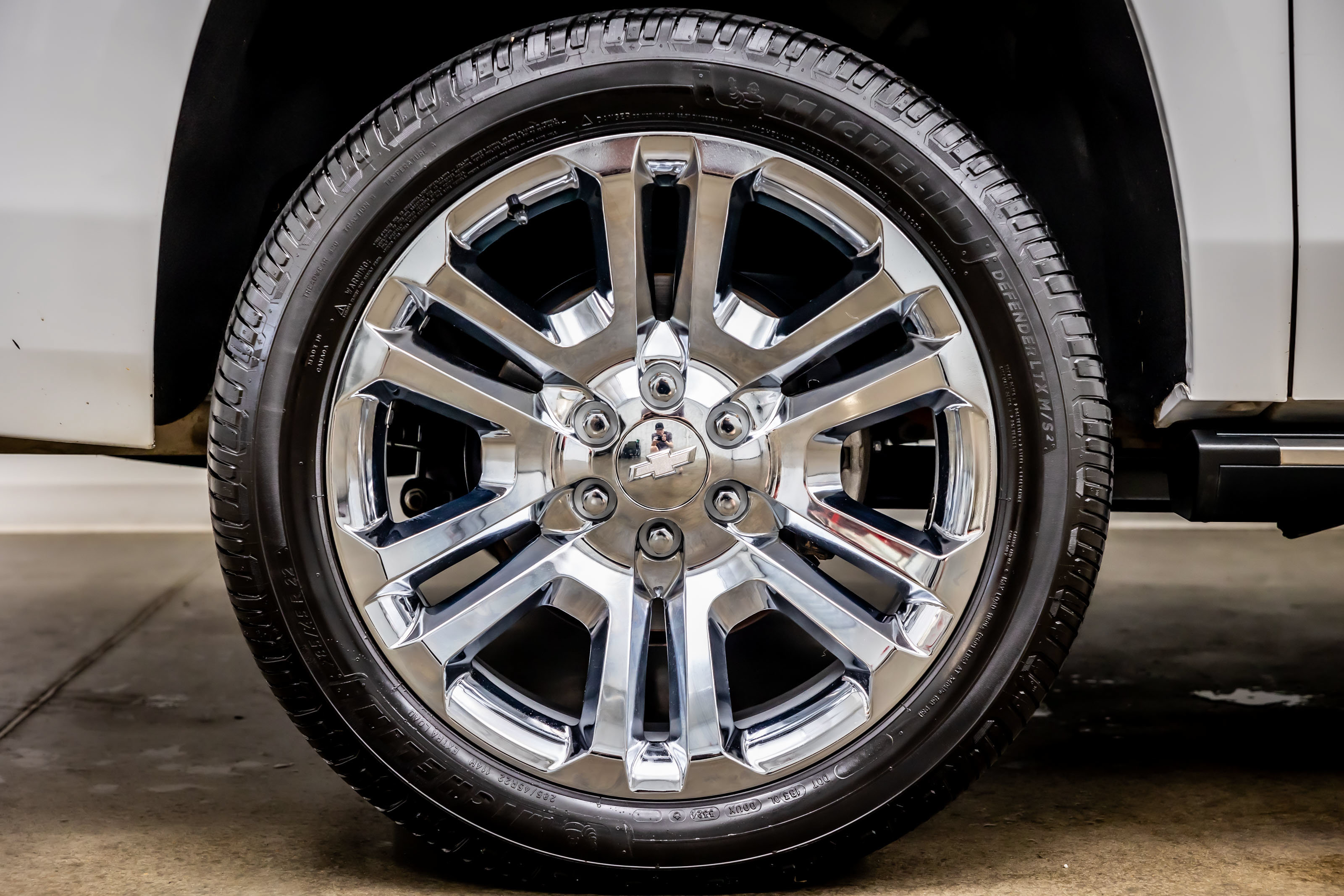 Used 2020 Chevrolet Suburban Premier w/ Premier Plus Edition RWD image 39