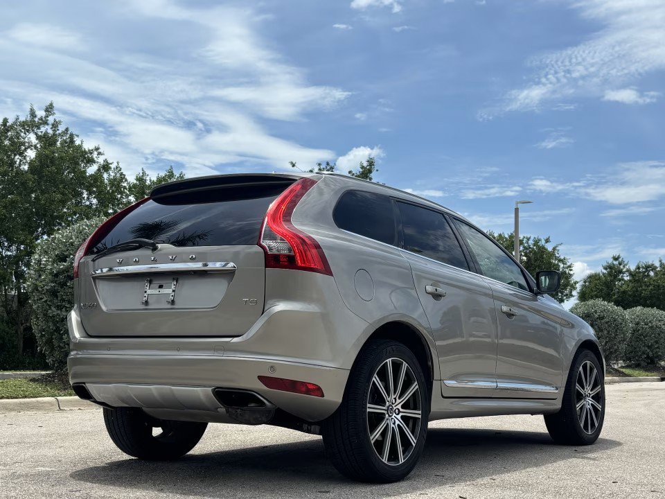 Used 2015 Volvo XC60 T5 Platinum FWD image 8