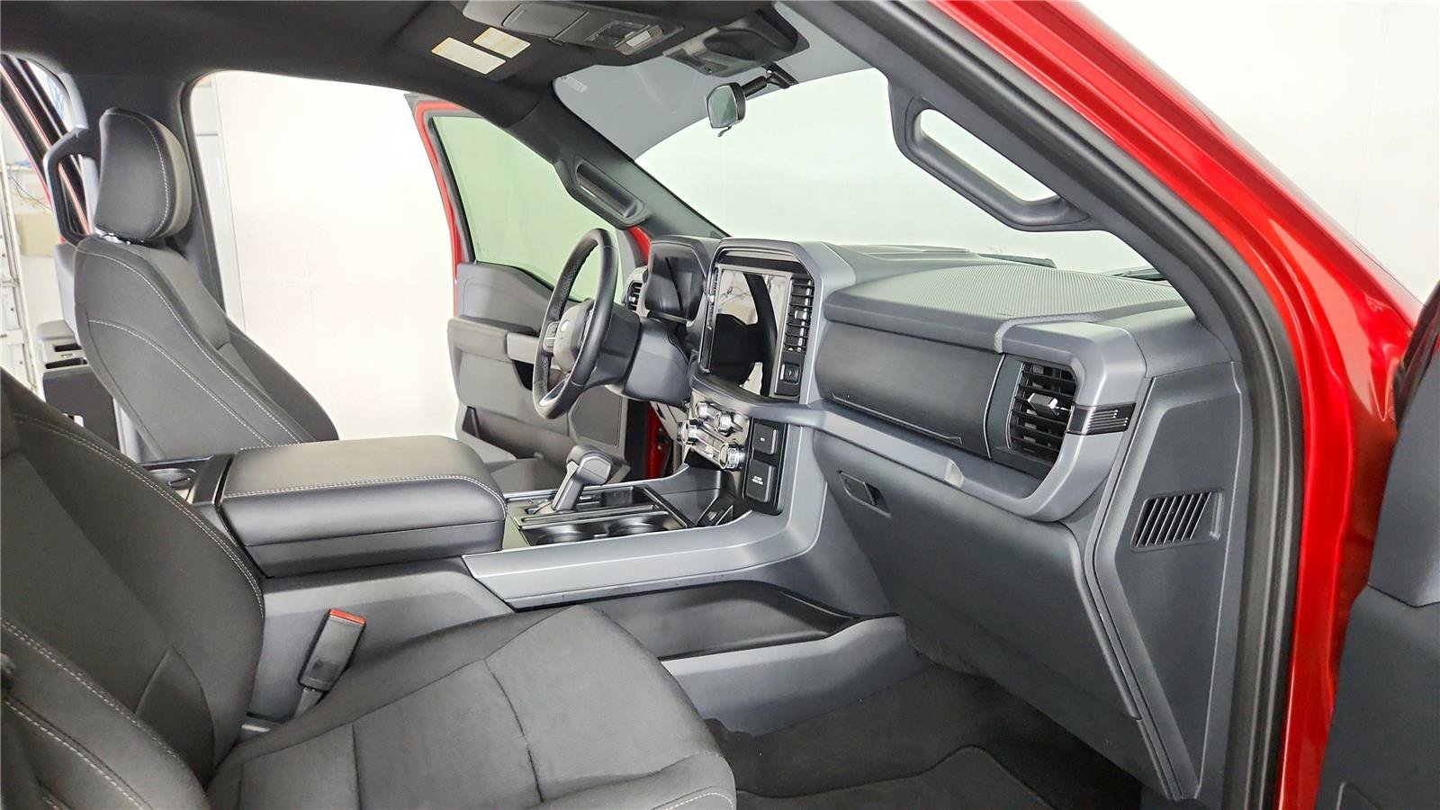Used 2025 Ford F150 XLT w/ Equipment Group 301A Standard AWD/4WD image 20