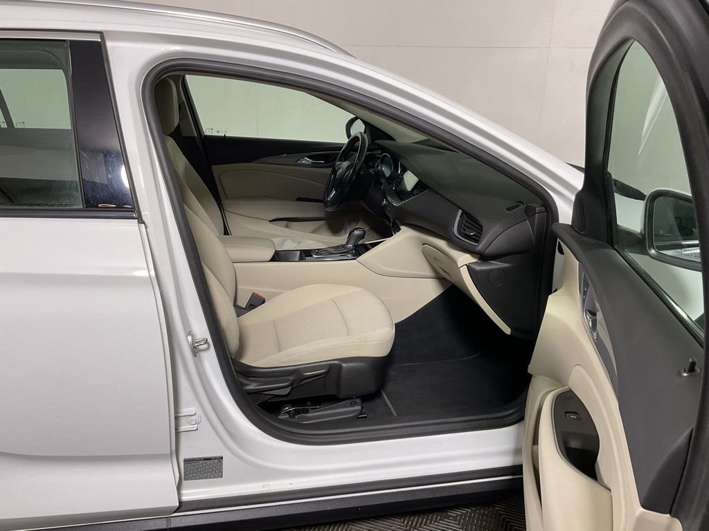 Used 2018 Buick Regal Preferred w/ Sights and Sounds Package image 36