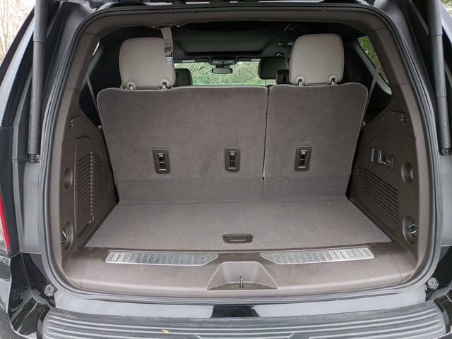 Used 2023 Chevrolet Tahoe Z71 w/ Luxury Package AWD/4WD image 13