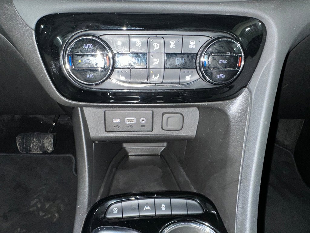 Used 2023 Buick Encore GX Select image 14