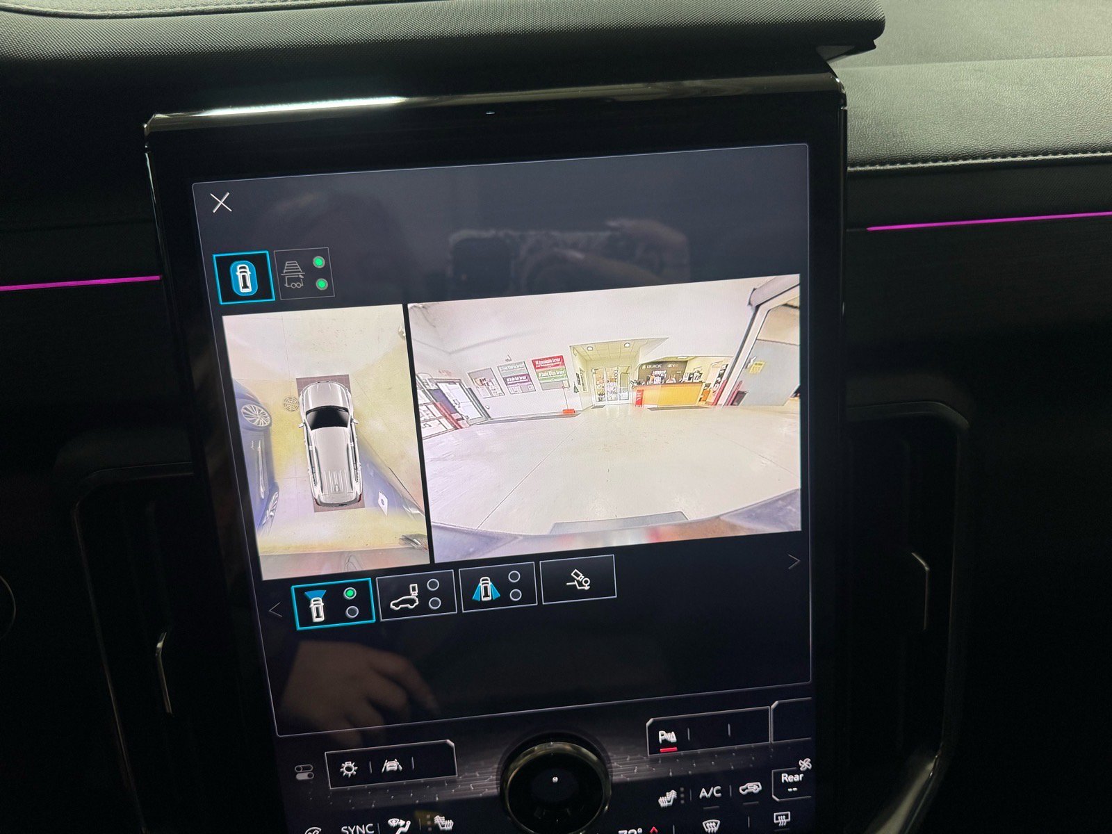 Used 2024 GMC Acadia AT4 w/ Luxury Package image 22