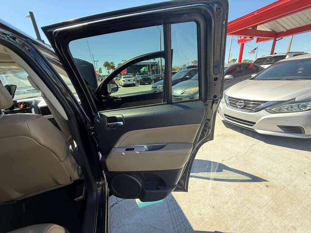 Used 2014 Jeep Compass Latitude image 12