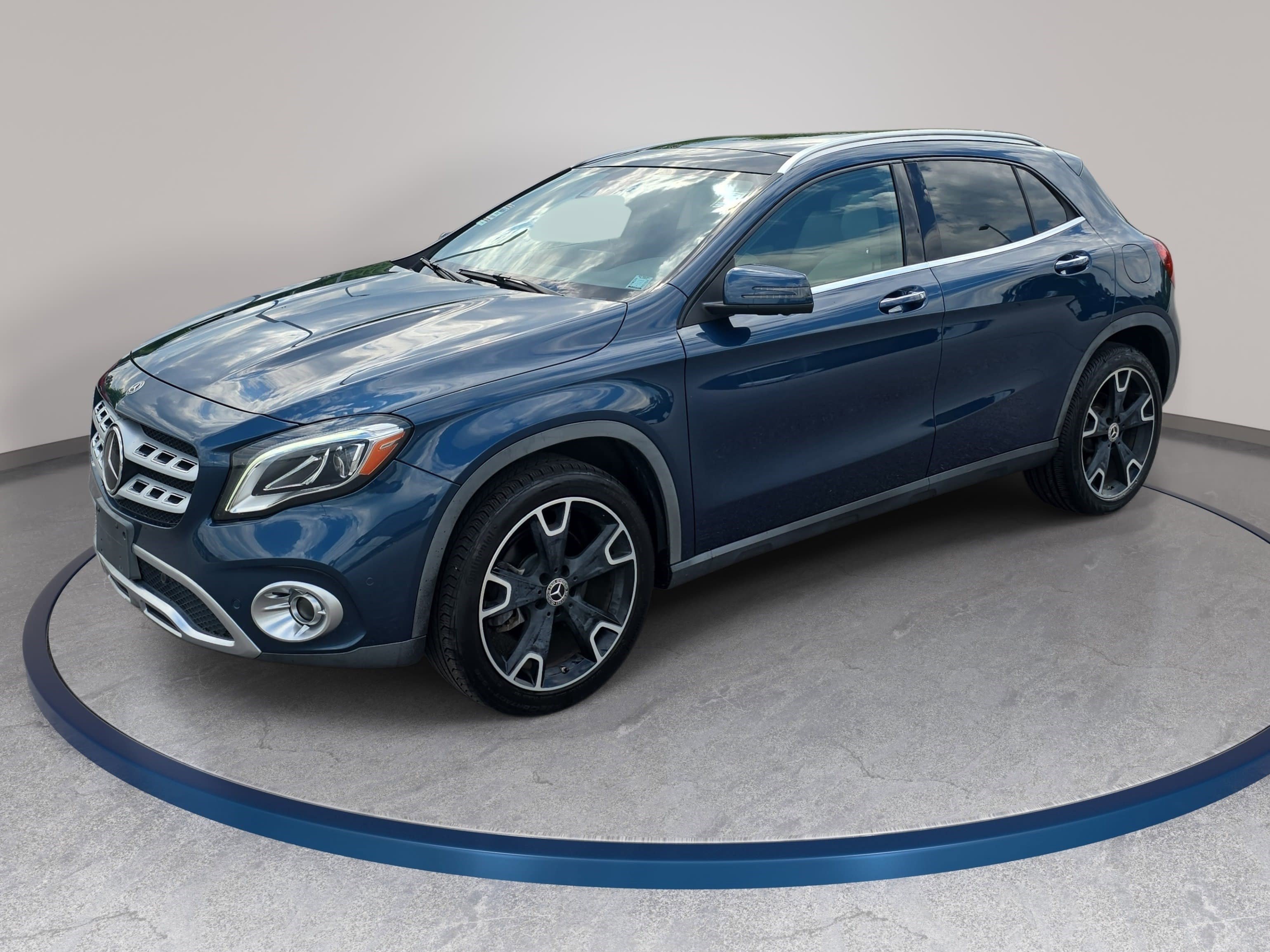 Used 2020 Mercedes-Benz GLA 250 4MATIC w/ Premium Package image 1