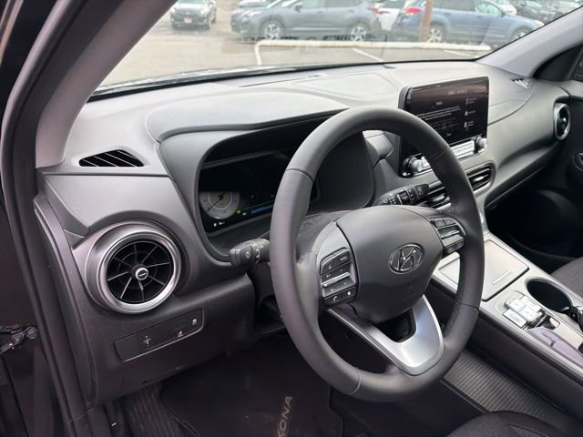 Used 2023 Hyundai Kona SEL w/ Cargo Package image 5