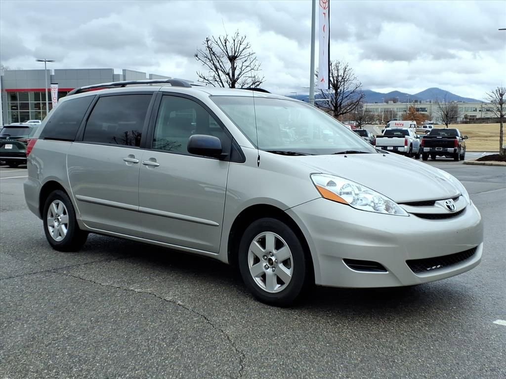Used 2008 Toyota Sienna LE image 2