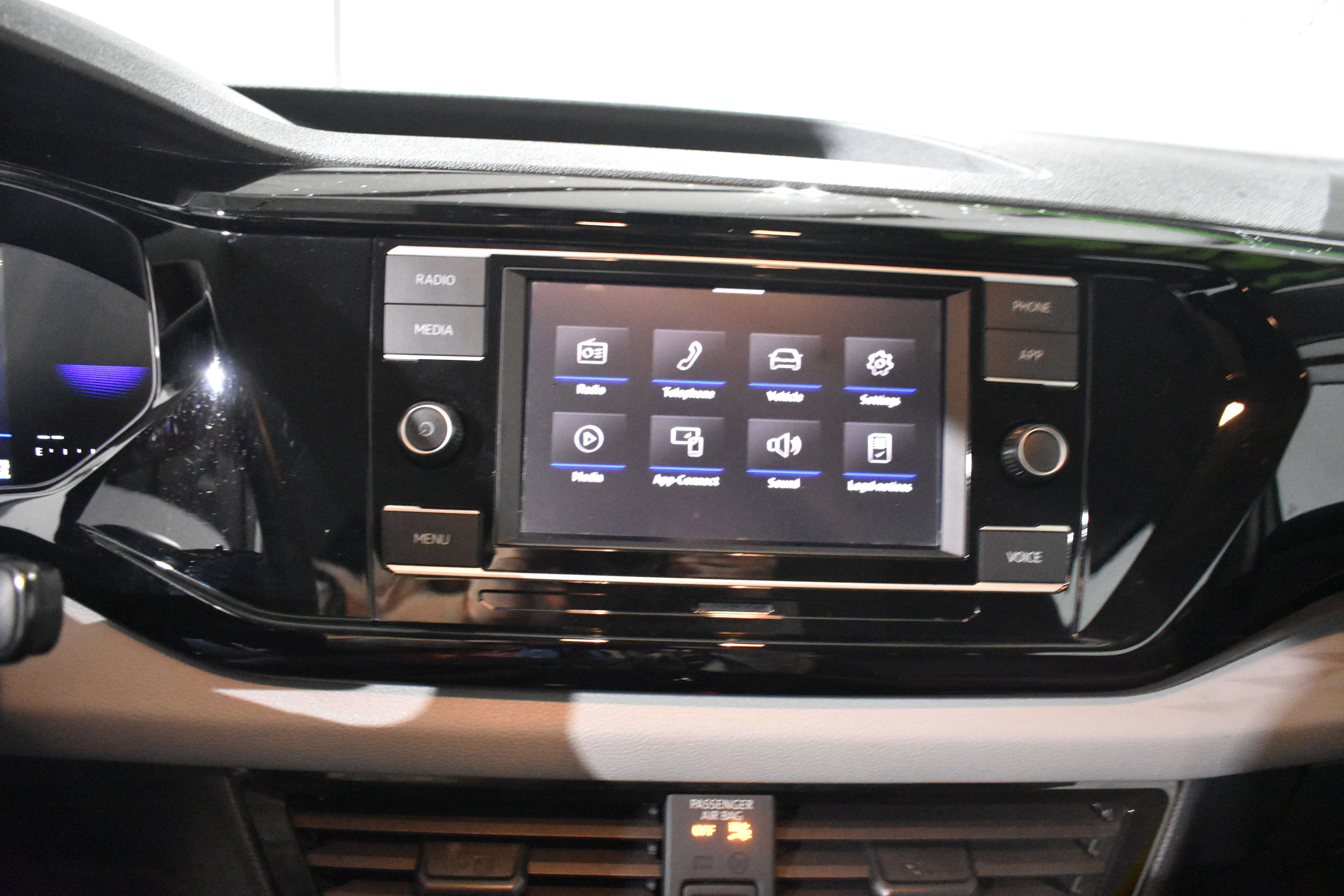 Used 2024 Volkswagen Taos S image 17