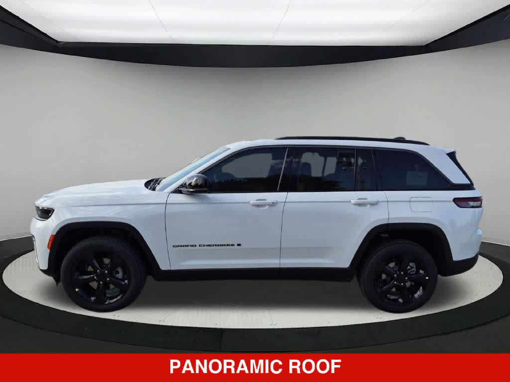 New 2026 Jeep Grand Cherokee Limited w/ Limited Altitude Package AWD/4WD image 3