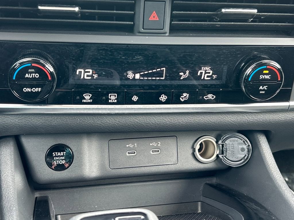 Used 2025 Nissan Rogue SV image 15